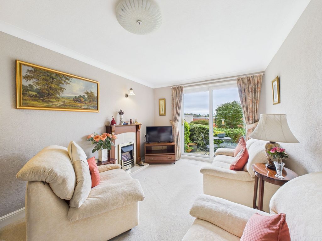 Property photo 1 of 15 Lounge/Dining Room