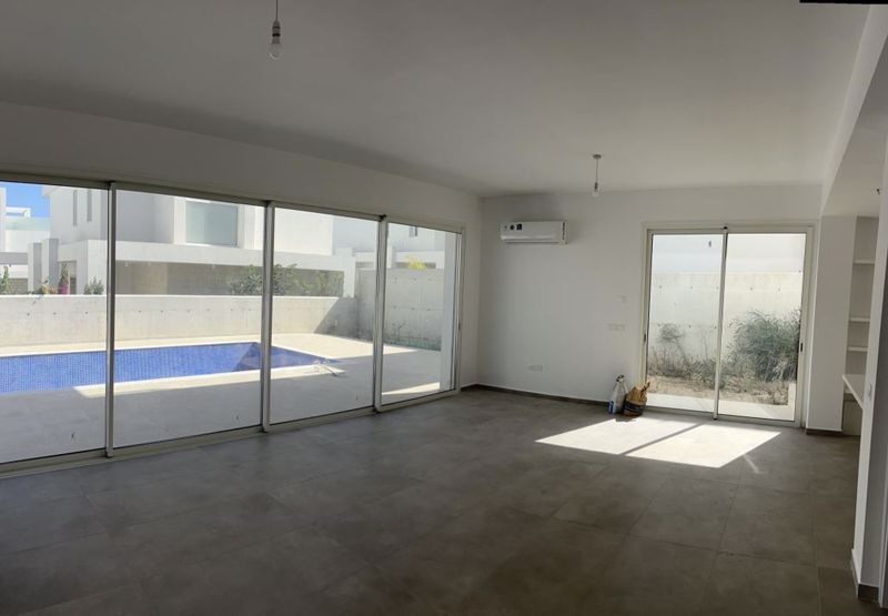 Property photo 3 of 30 Open Plan Living -