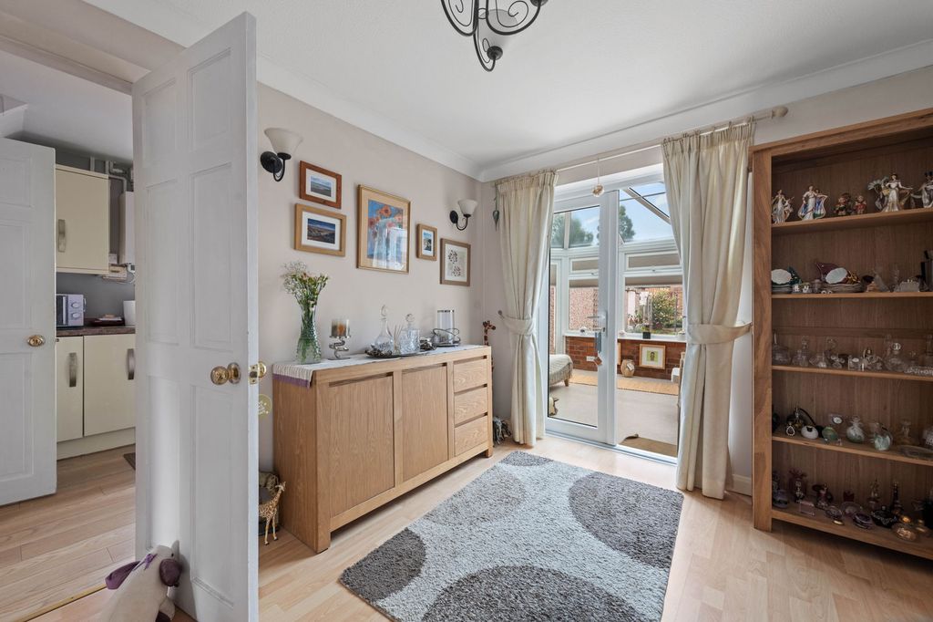 Property photo 2 of 19