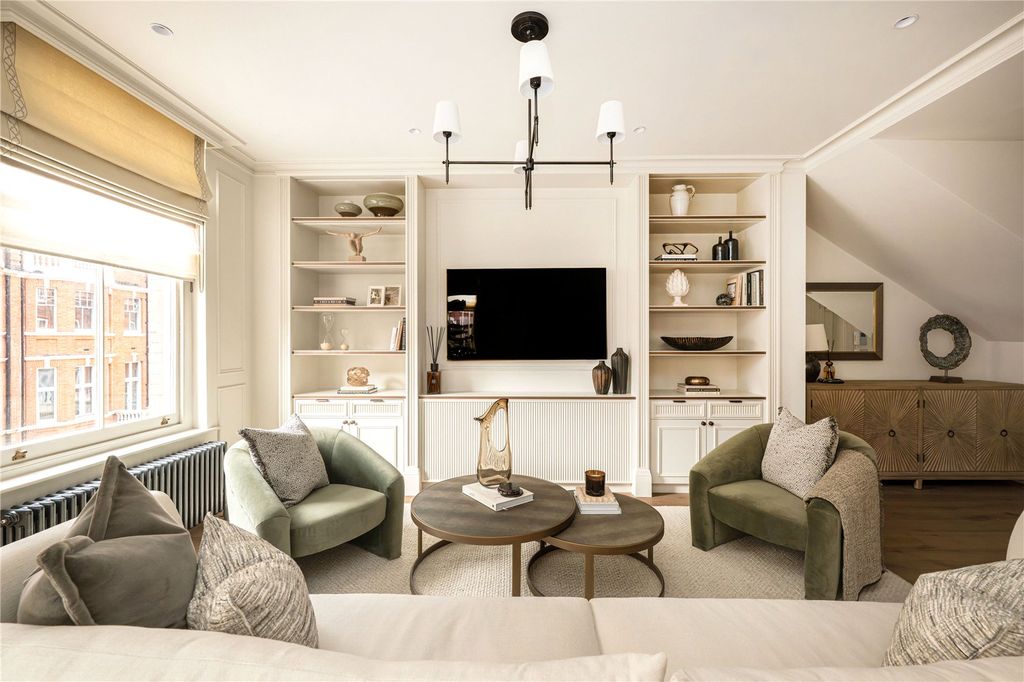 Property photo 3 of 13 Picture 3