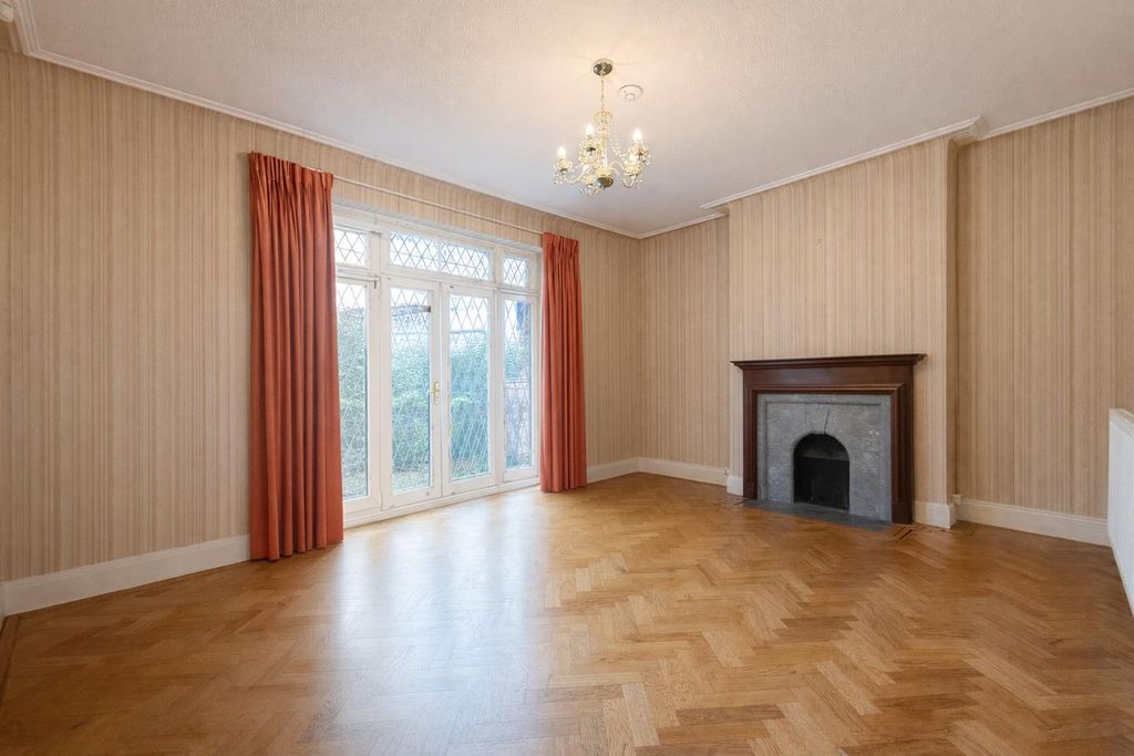 Property photo 1 of 10 Edited Living Room 1 .Png