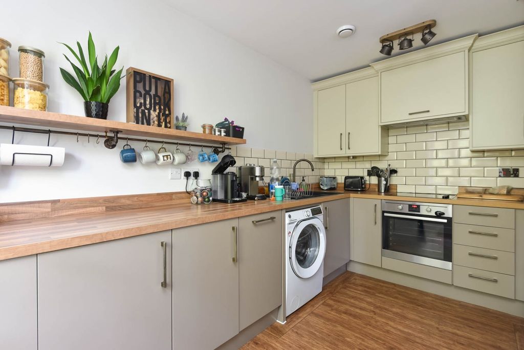 Property photo 2 of 10 4520454