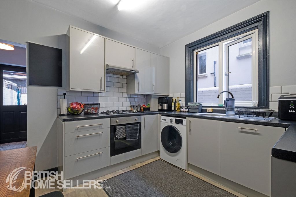 Property photo 2 of 14 Picture No. 05