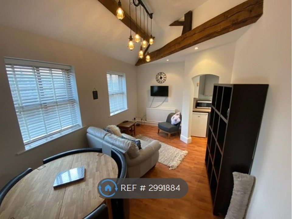 Property photo 3 of 5 Living