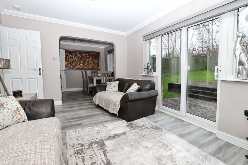 Property photo 3 of 15 Living / Dining Room