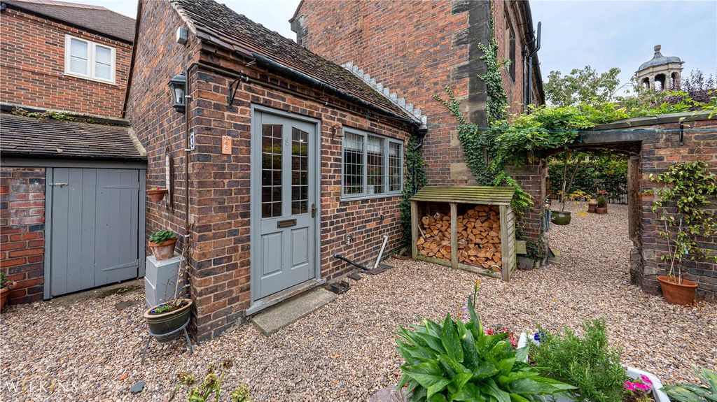 Property photo 2 of 43 Picture No. 45