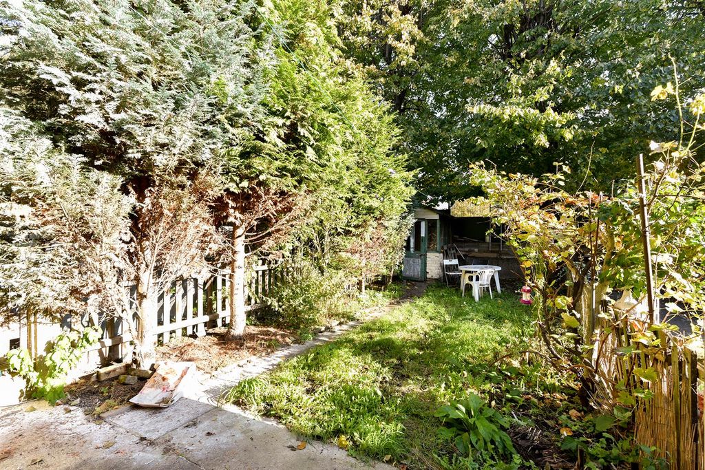 Property photo 2 of 7 73 Gosport Road-13_Resized.Jpg