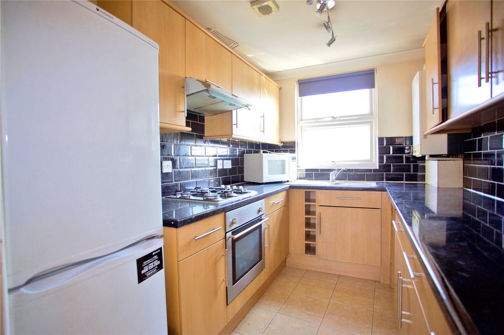 Property photo 2 of 6 Kitchen