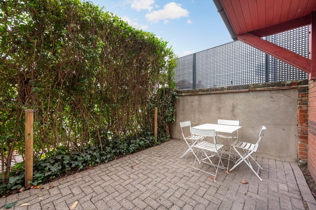 Property photo 2 of 17 Picture No. 26