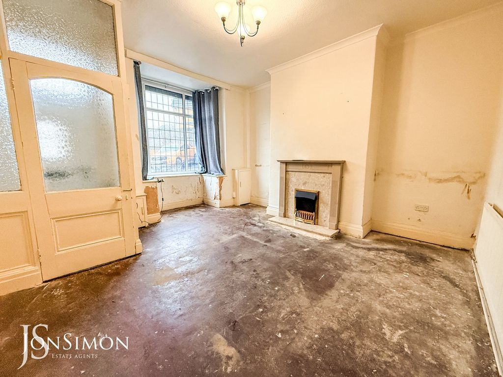 Property photo 2 of 13