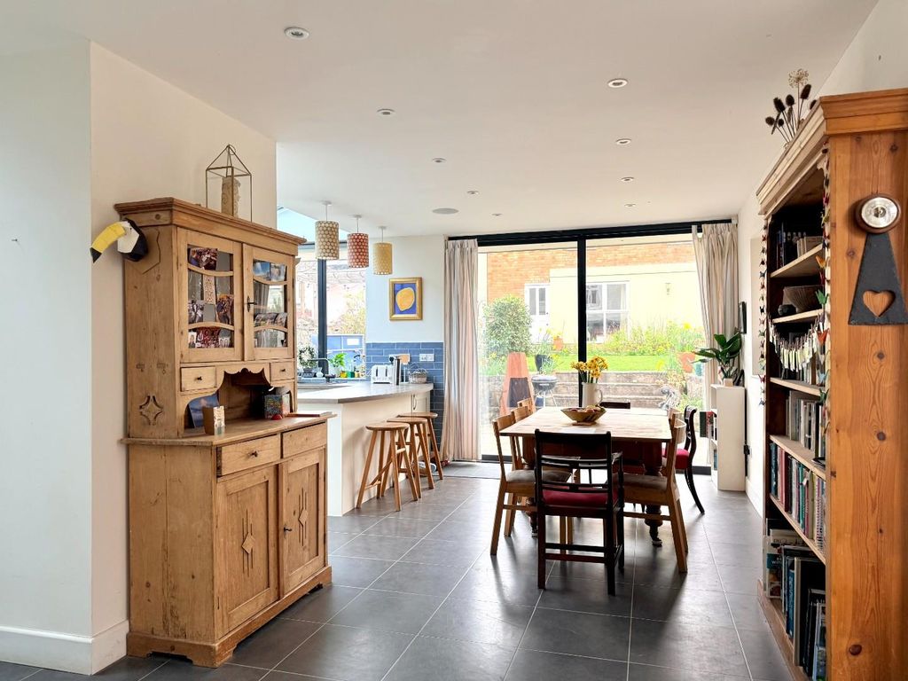 Additional image 16 of 5 bed end terrace house for saleClive Place, Penarth CF64
