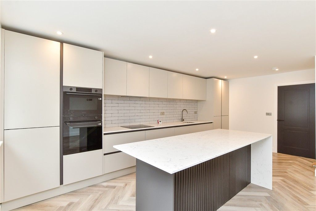 Property photo 2 of 22 Kitchen/ Living Room