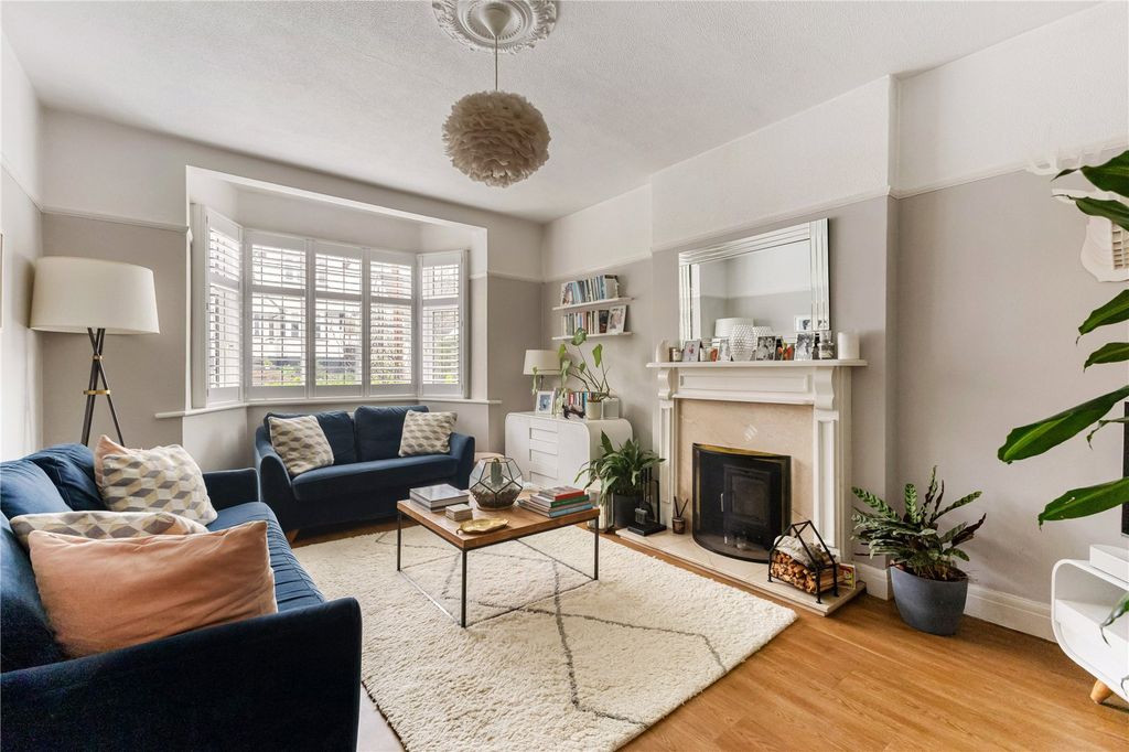 Property photo 2 of 14 Sitting Room