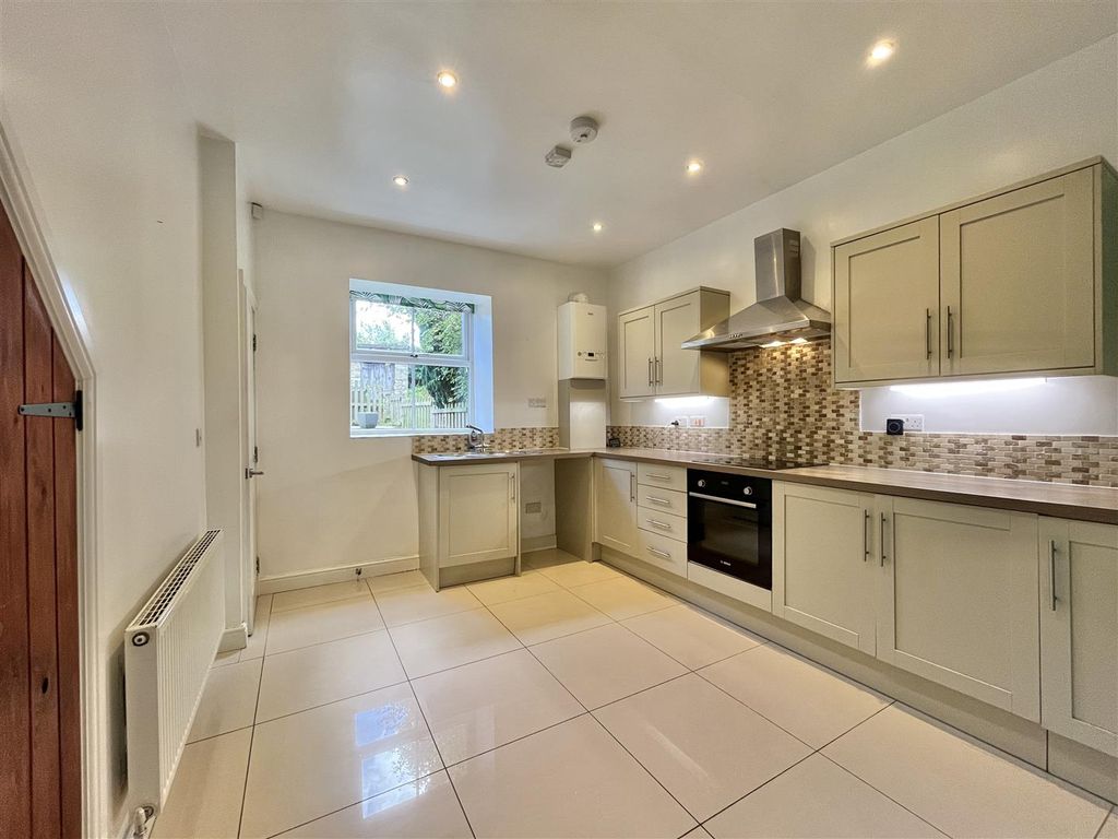 Property photo 2 of 10 Dining Kitchen