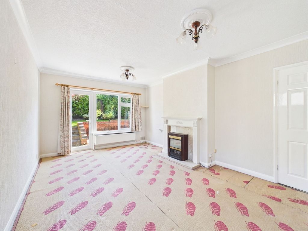 Property photo 2 of 17 Lounge