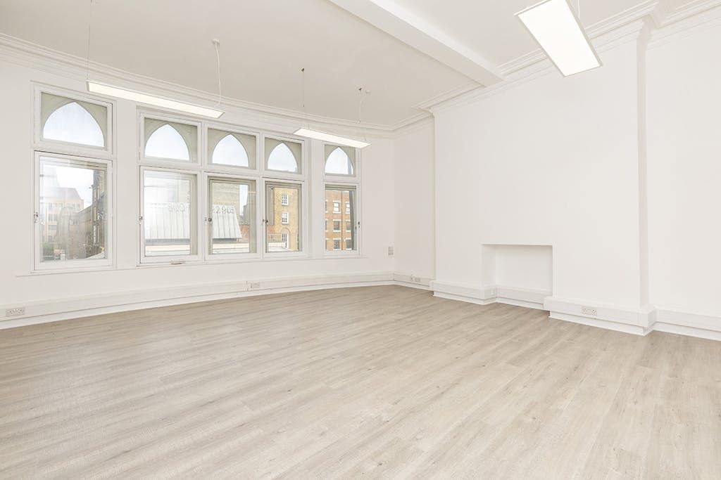 Property photo 3 of 11 353355 Goswell Road   08.Jpg