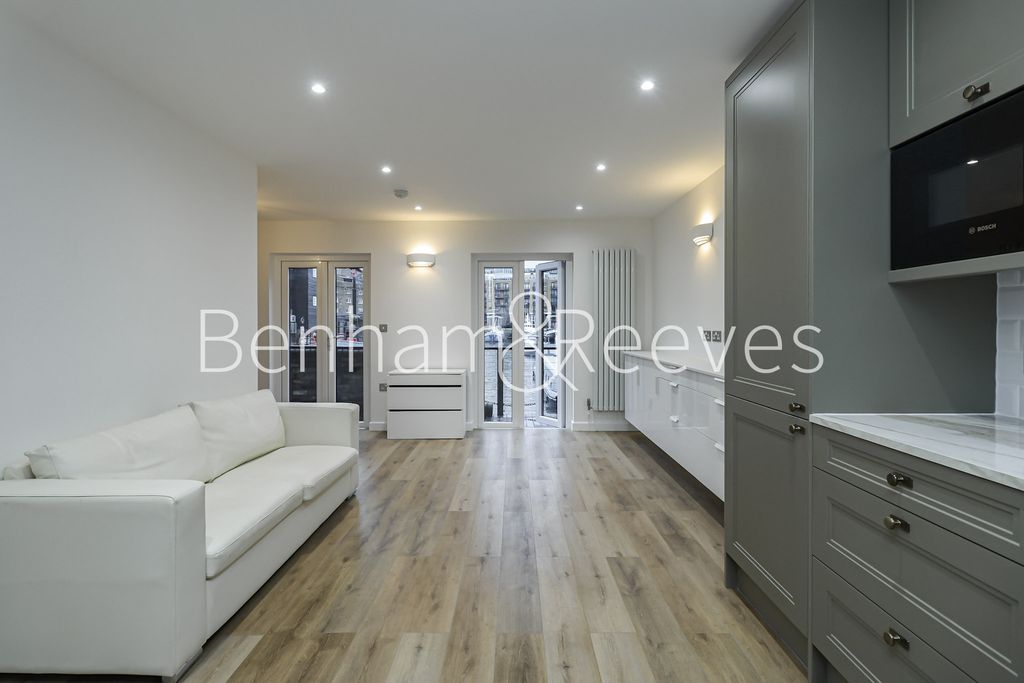 Property photo 2 of 12 Fully Renovated