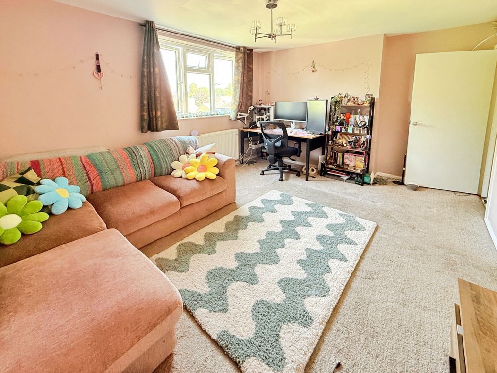 Property photo 3 of 12 F74023B2-Img_4489