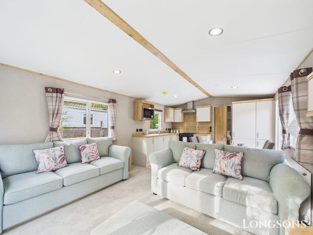 Property photo 3 of 17 Cam02173G0 Pr0280 Still007