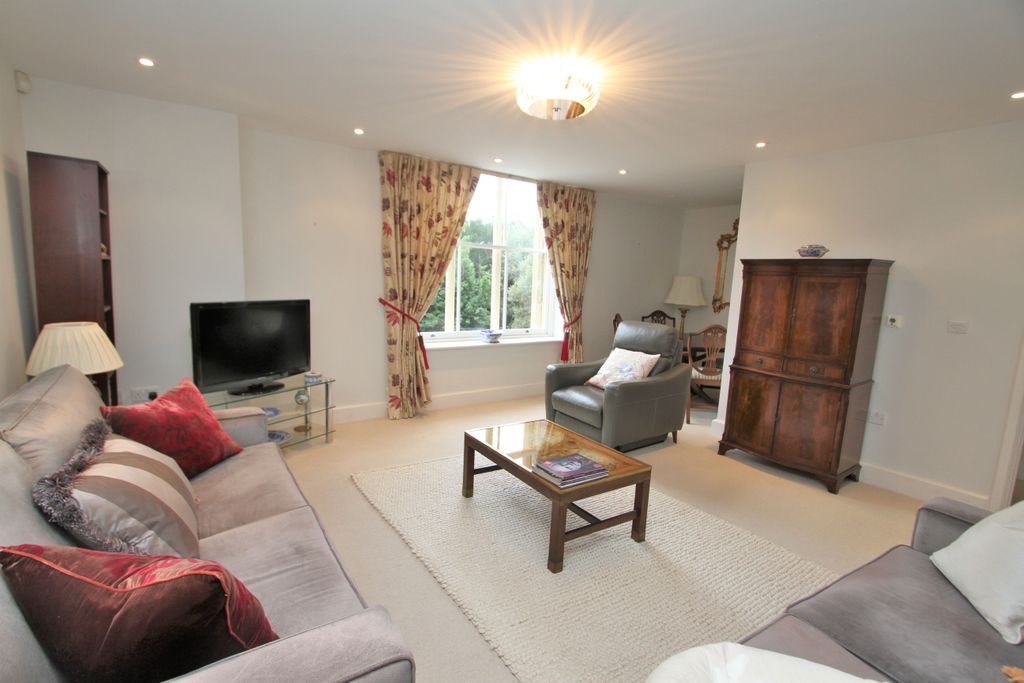 Property photo 3 of 21