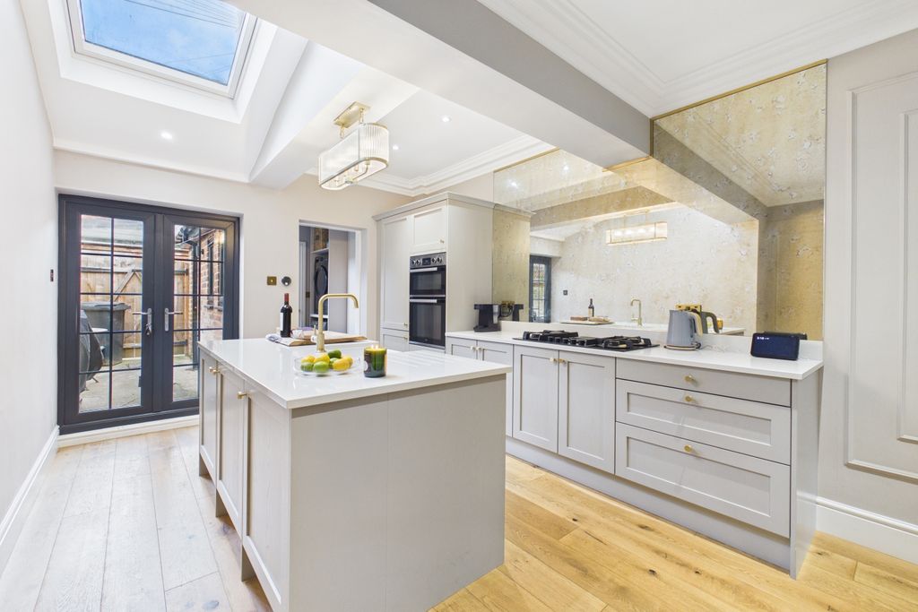 Property photo 2 of 15 Cam03162G0-Pr0414-Still002