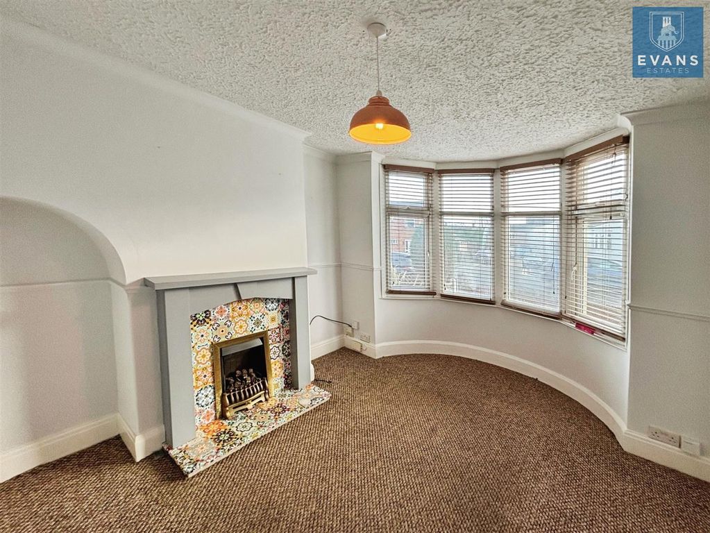 Property photo 2 of 14 Living Room