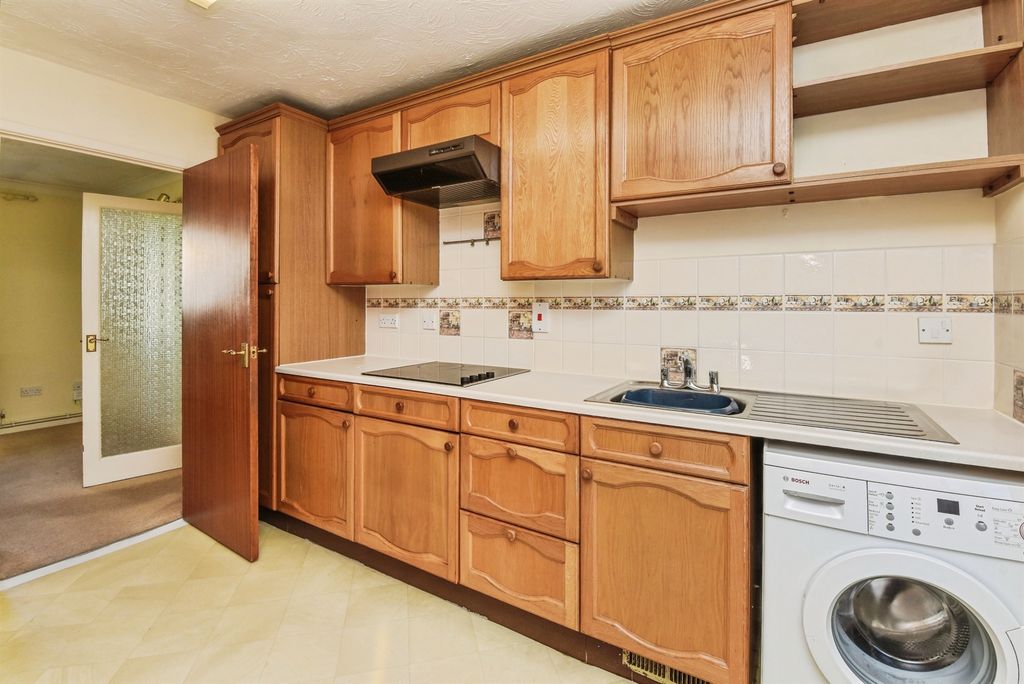 Property photo 2 of 19