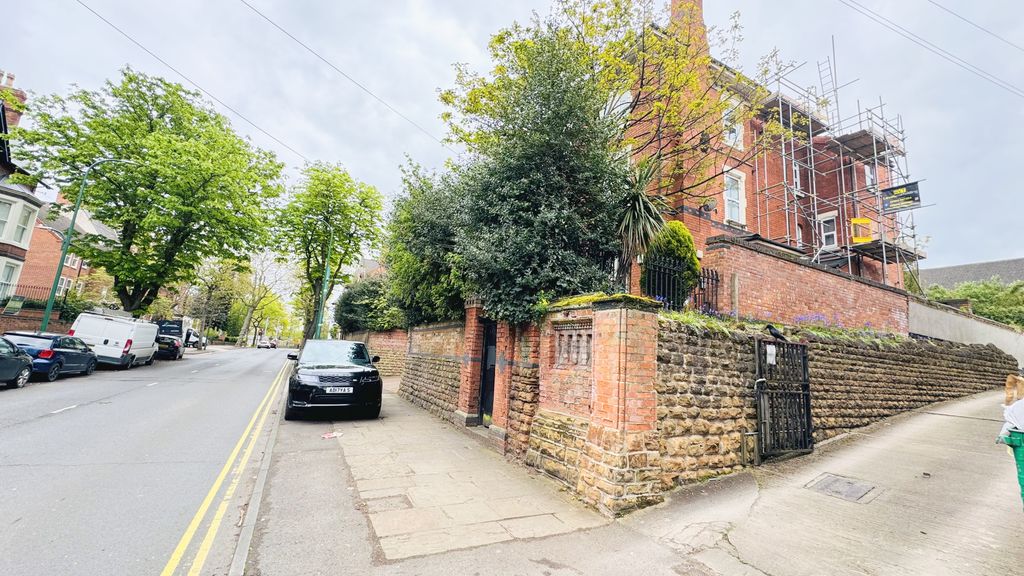 Property photo 1 of 11