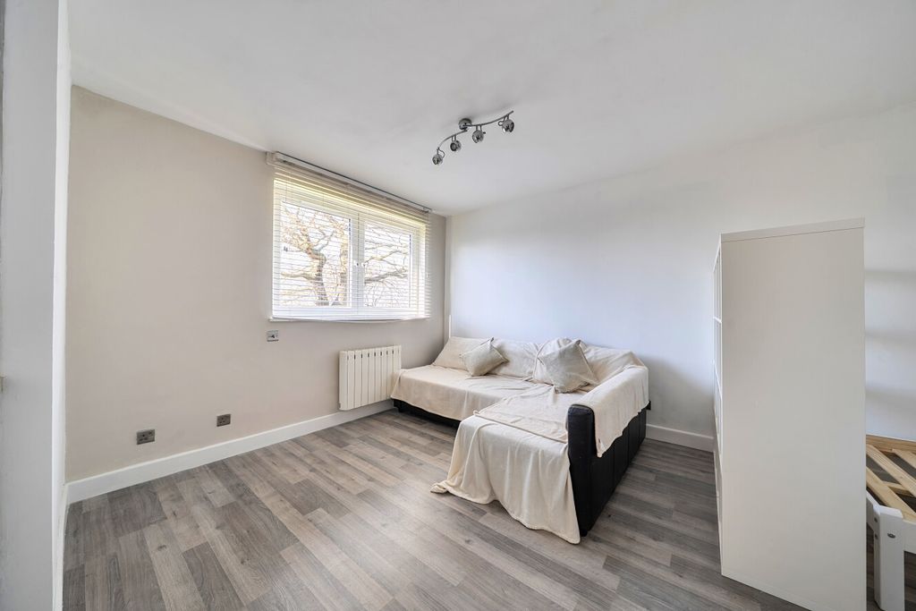 Property photo 2 of 7 1436409-3-69ce9F8...