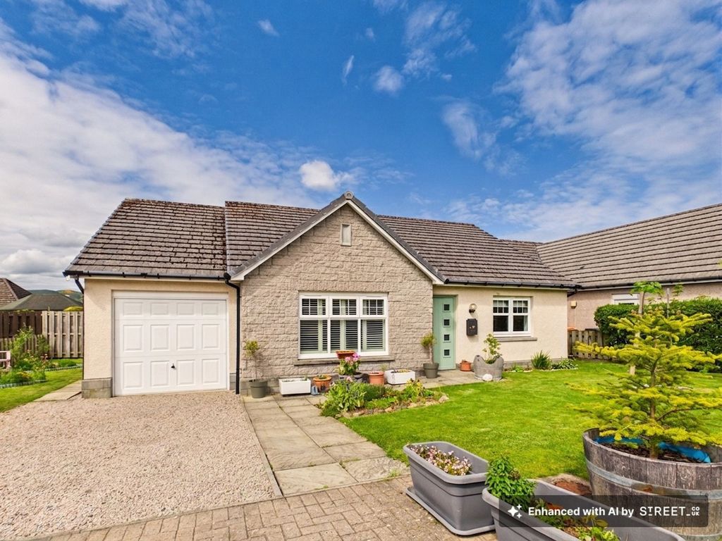Property photo 1 of 32