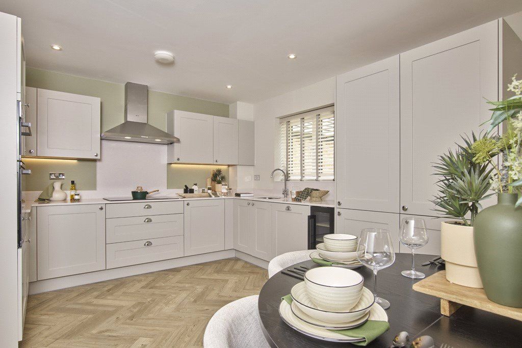 Property photo 2 of 7 Kitchen