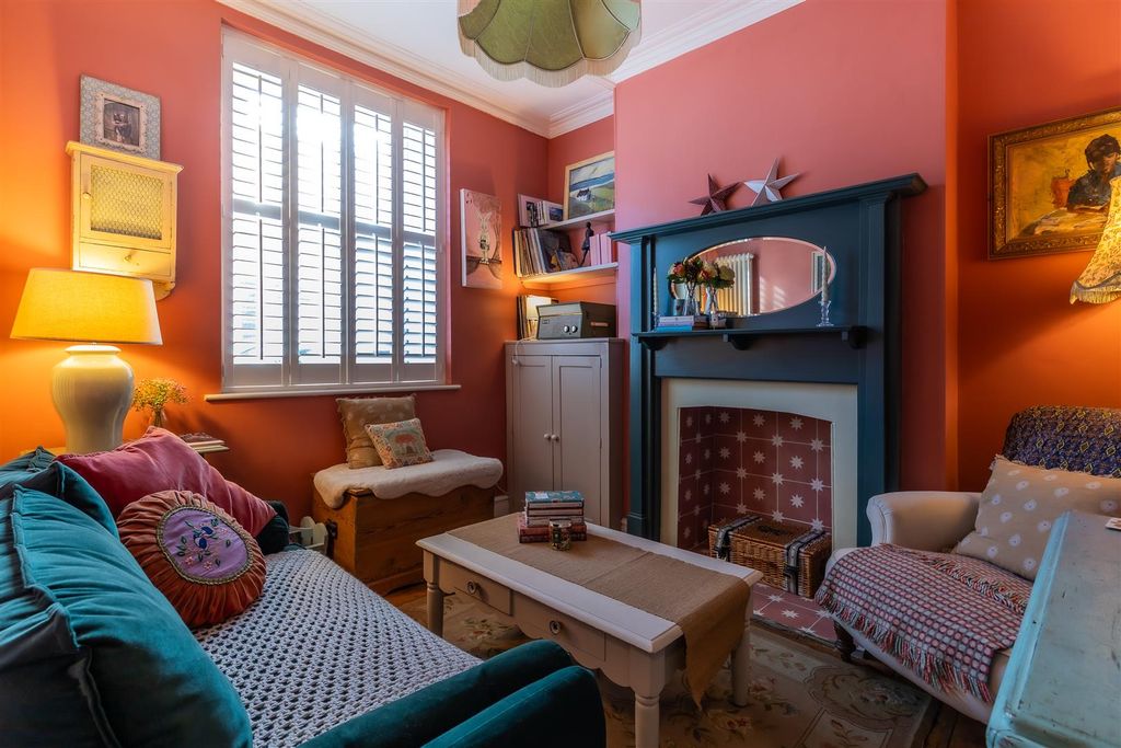 Property photo 3 of 22 33 (10 Of 23).Jpg