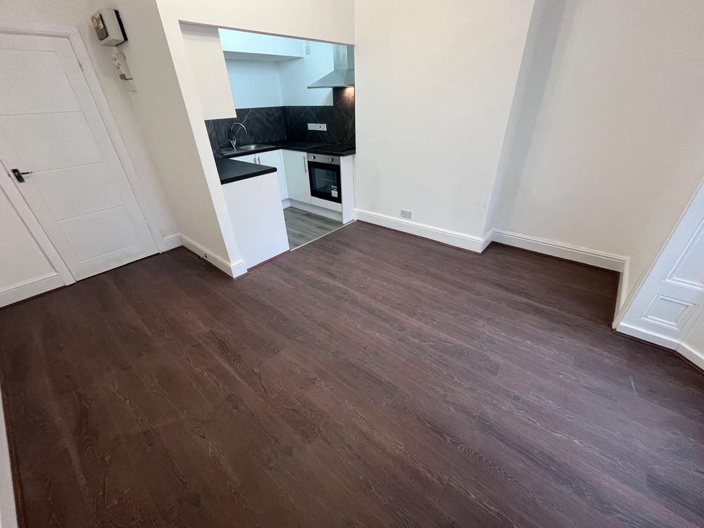 Property photo 1 of 6 Image