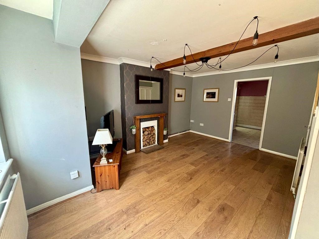 Property photo 3 of 12 Picture No. 11