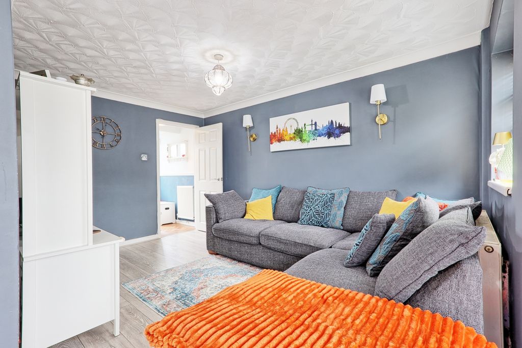 Property photo 2 of 27 Picture No. 19