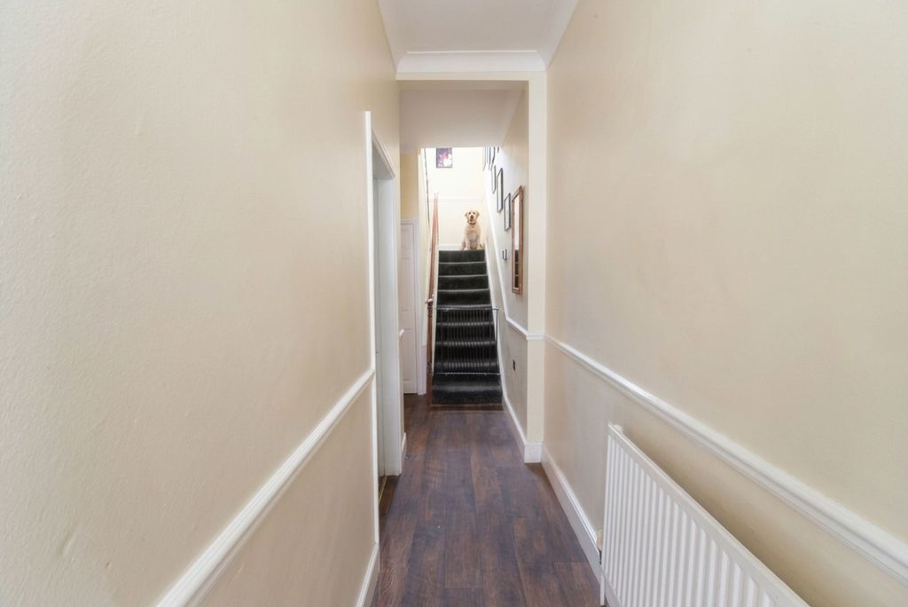 Property photo 2 of 19 Hallway