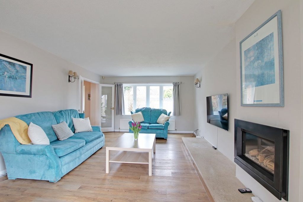 Property photo 3 of 14