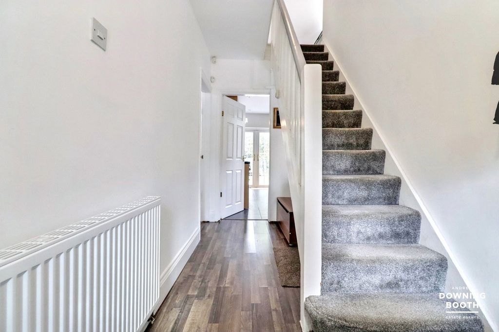 Property photo 2 of 23