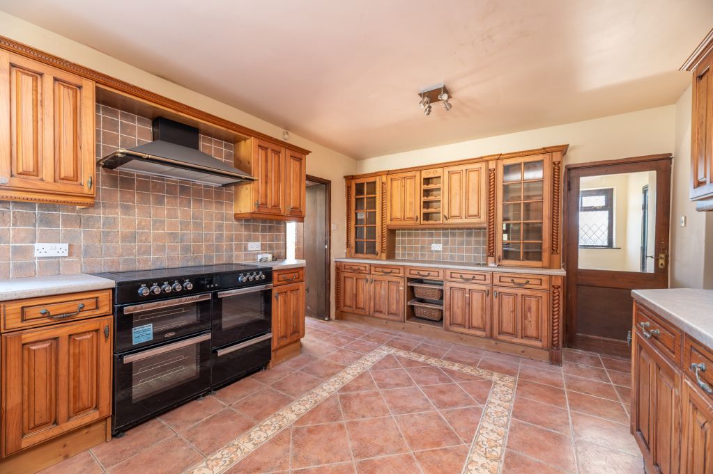 Property photo 3 of 51 Kitchen