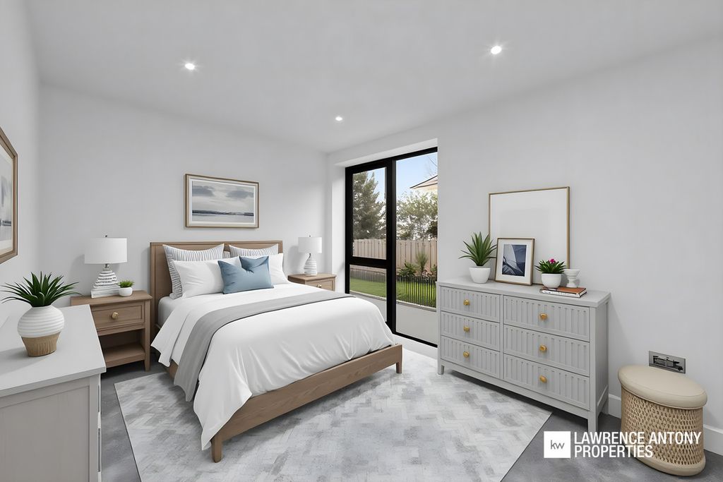 Additional image 17 of 3 bed flat for saleGrand Parade, Leigh-On-Sea SS9