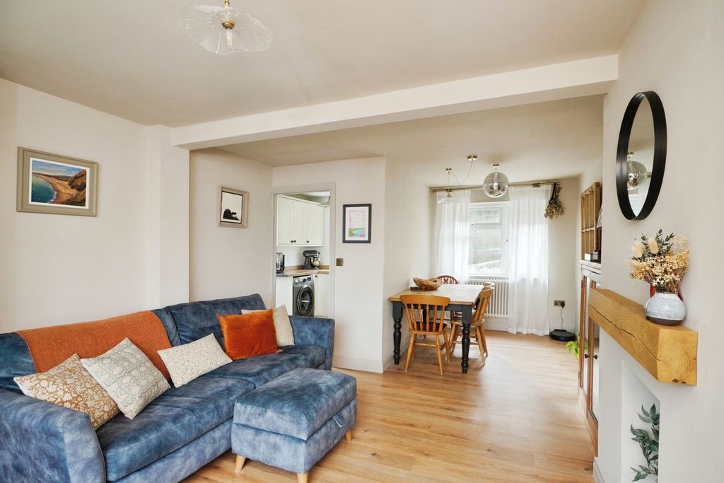 Property photo 2 of 19 Pbox-Img.Jpg