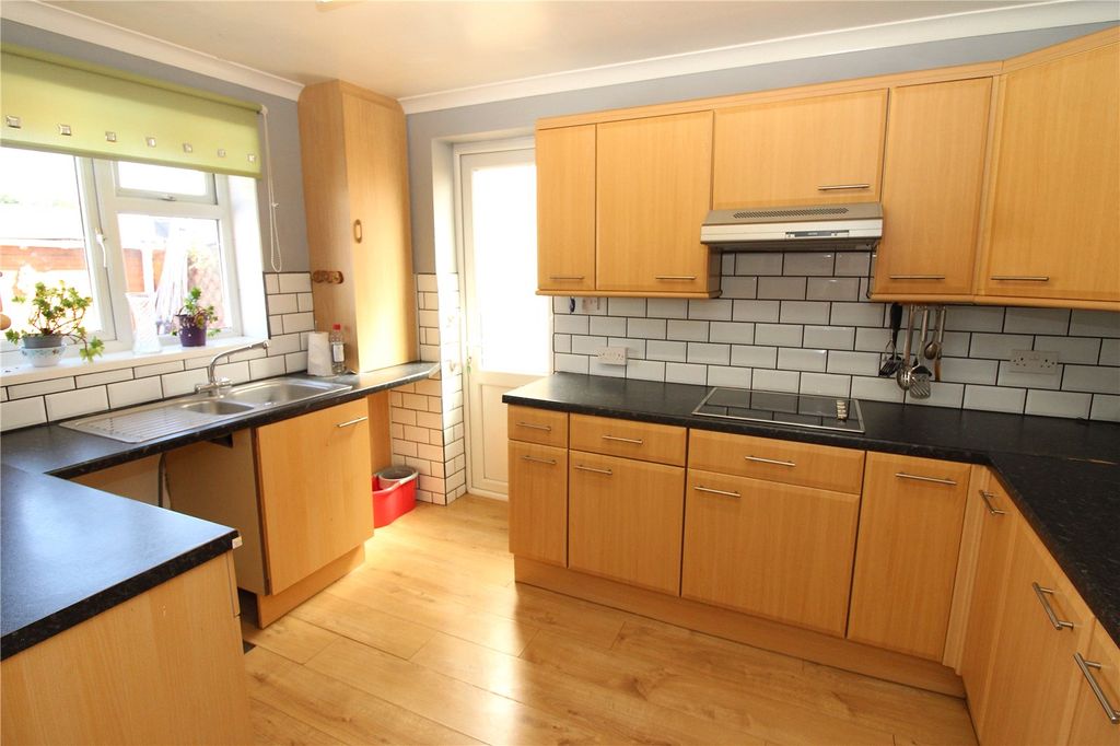 Property photo 3 of 12 Picture No. 10