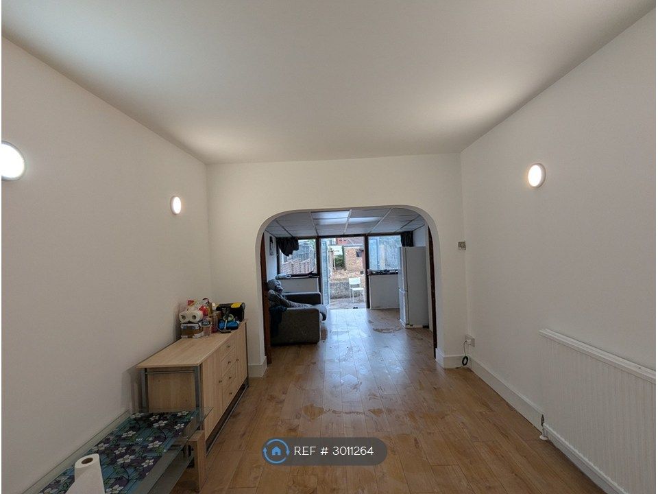 Property photo 2 of 11 Living Room