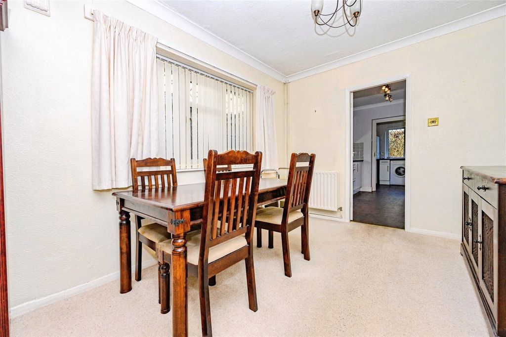 Property photo 3 of 14 Dining Area