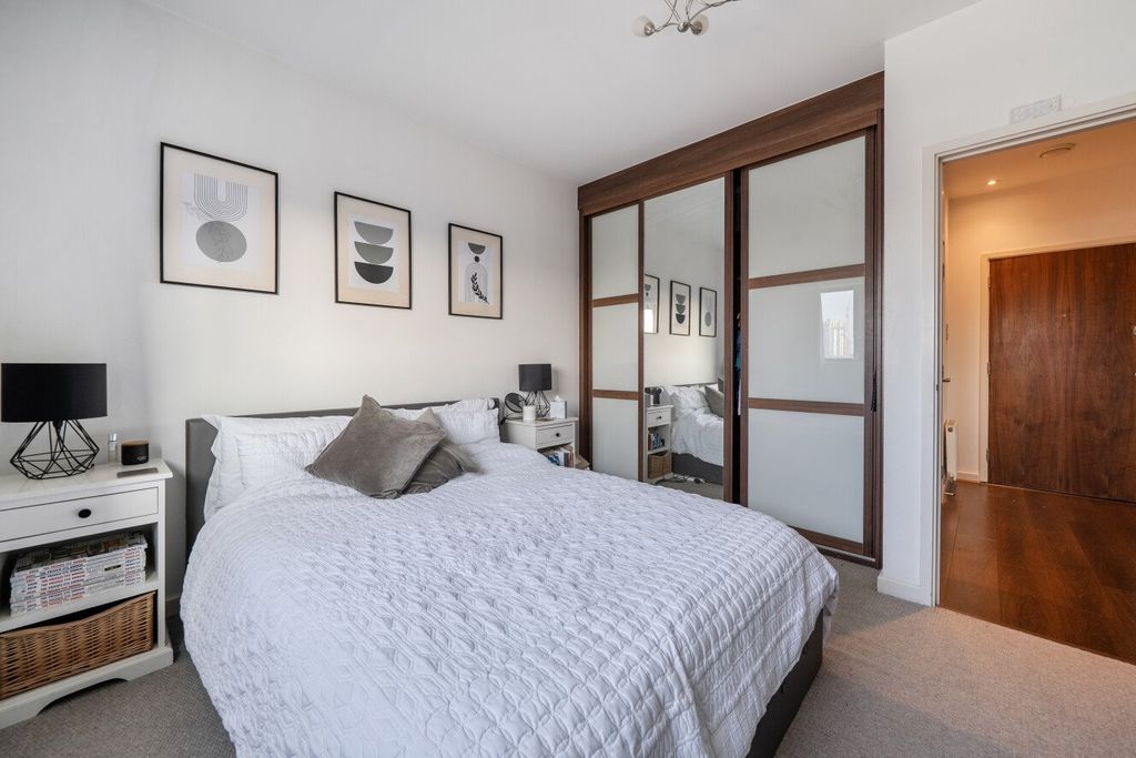 Property photo 2 of 15 Picture No. 13