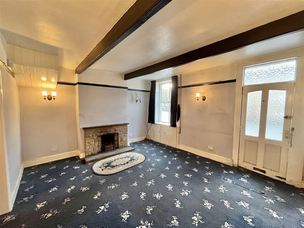 Property photo 2 of 13 Lounge