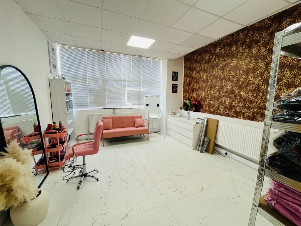 Property photo 3 of 22 4274052