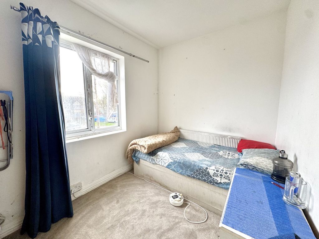 Property photo 3 of 5