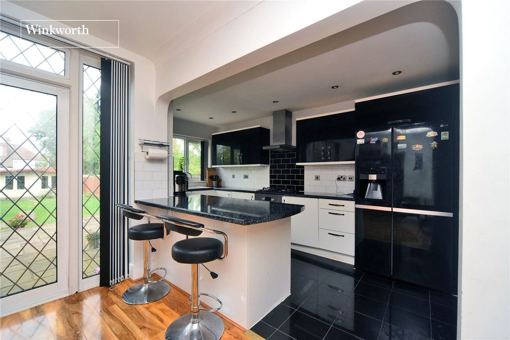 Property photo 3 of 18 Picture No. 04