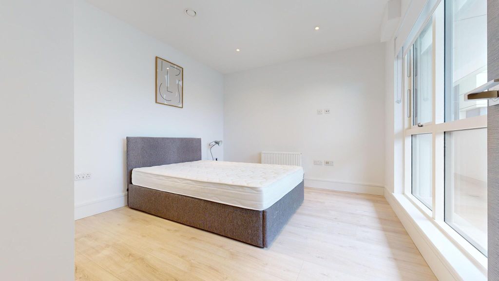 Property photo 3 of 25 Bedroom